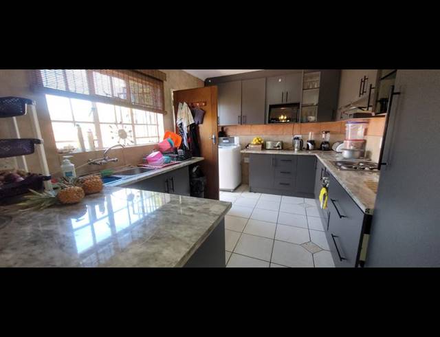 3 BEDROOM TOWNHOUSE FOR SALE IN BRACKENDOWNS